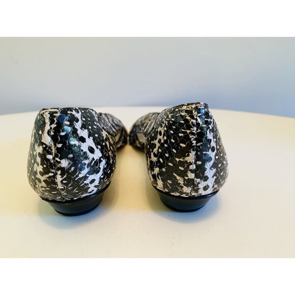 NIB Amalfi by Rangoni Womens Size 7.5 Iside White/Black Slip On Flats Italy - Picture 8 of 11